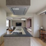 熊本城のすぐそば、繁華街へも徒歩2分の場所にある宿泊施設です。